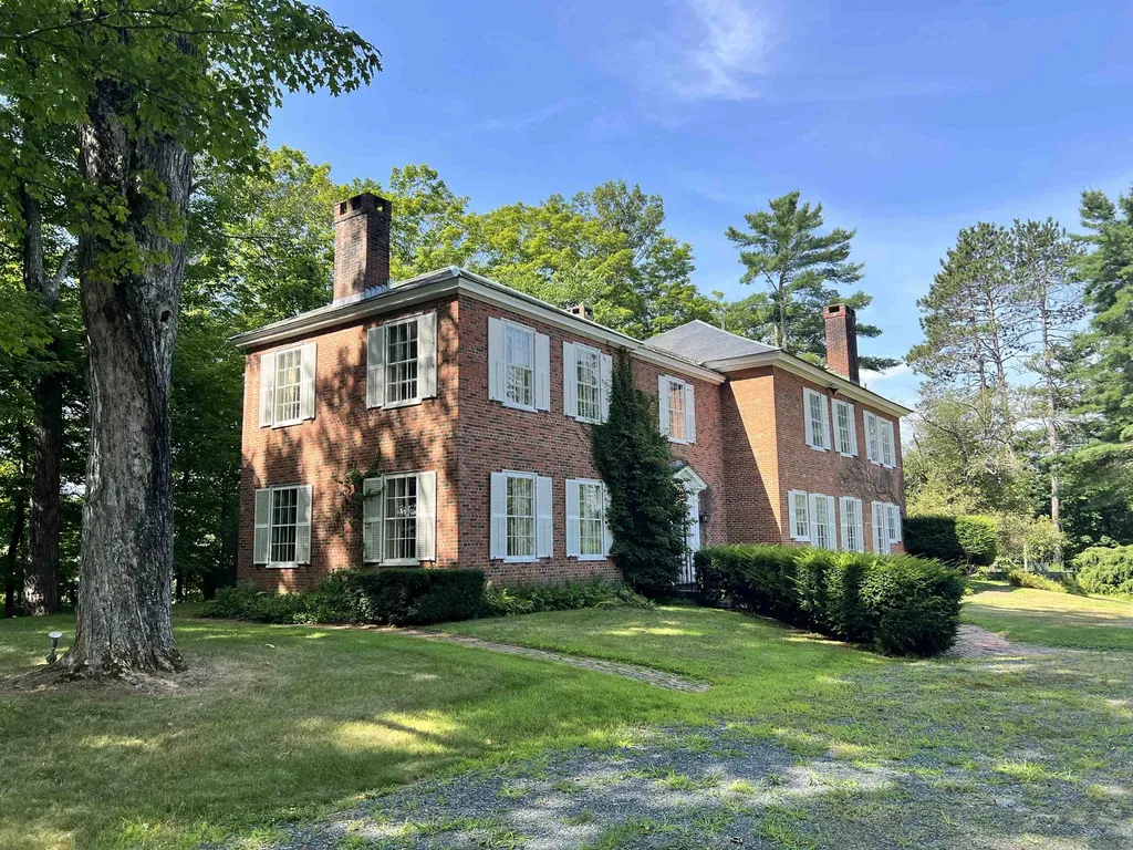 10 Bischoff Lane Hartland VT 05048