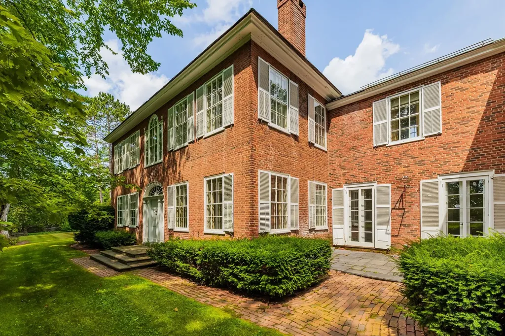 10 Bischoff Lane Hartland VT 05048