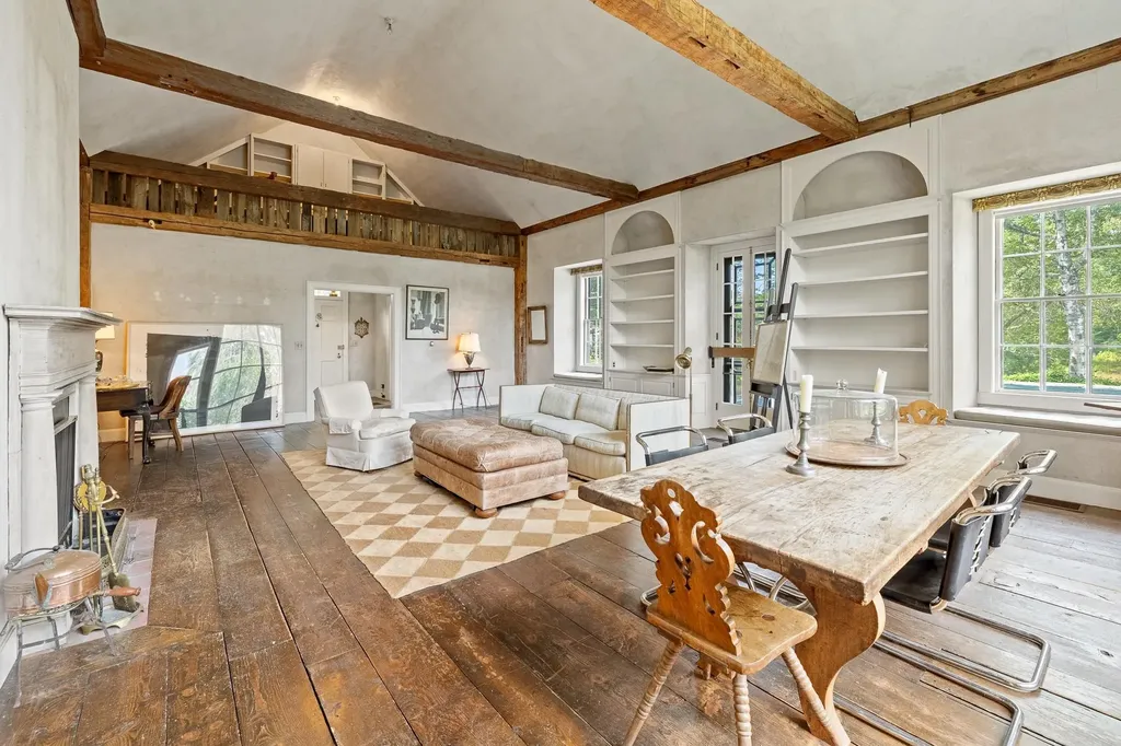 10 Bischoff Lane Hartland VT 05048