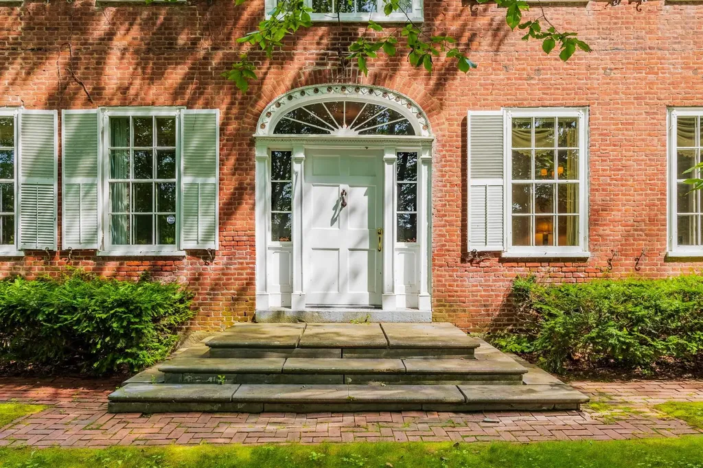 10 Bischoff Lane Hartland VT 05048