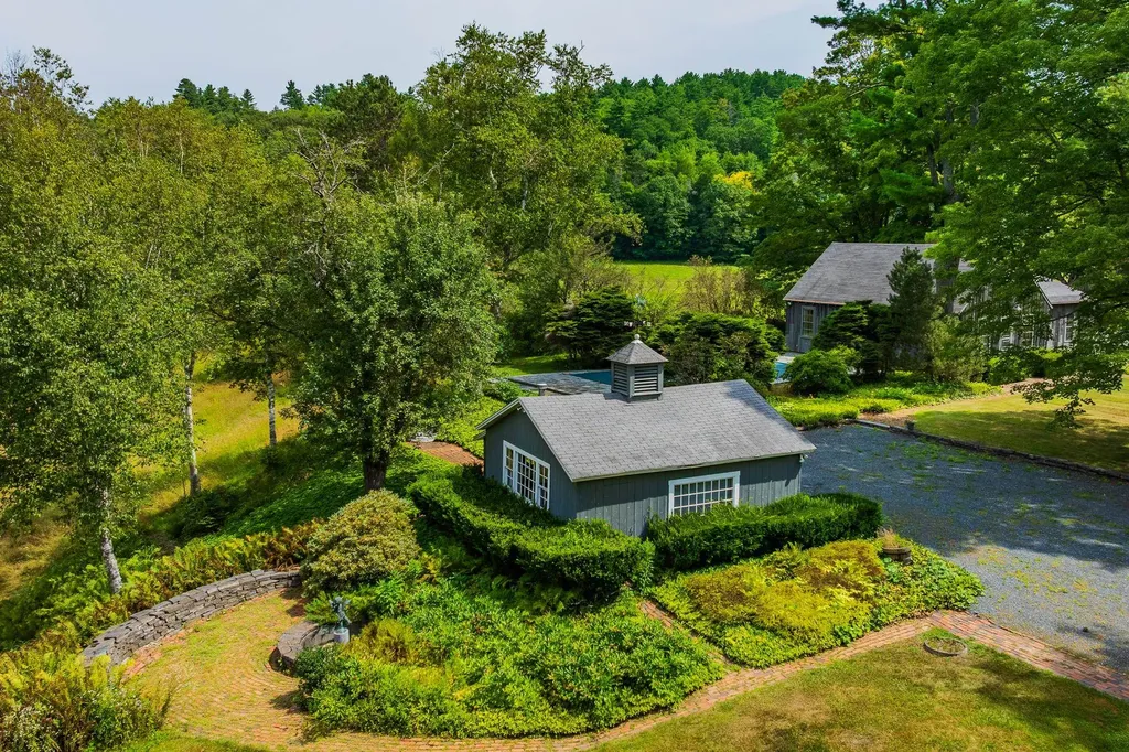 10 Bischoff Lane Hartland VT 05048