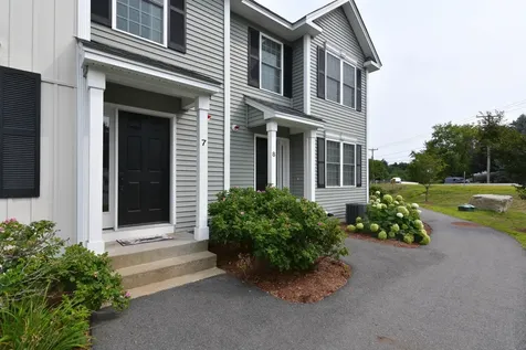 30 Brook Street Derry NH 03038