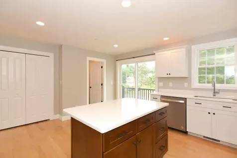 30 Brook Street Derry NH 03038