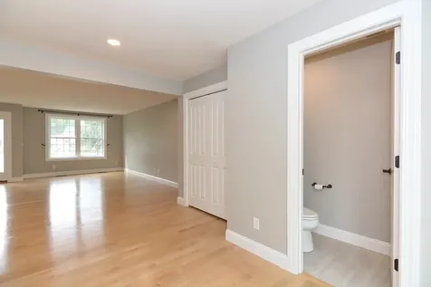 30 Brook Street Derry NH 03038