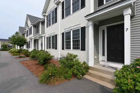 30 Brook Street Derry NH 03038