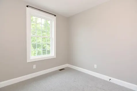 30 Brook Street Derry NH 03038