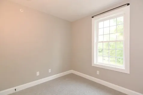 30 Brook Street Derry NH 03038