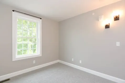 30 Brook Street Derry NH 03038