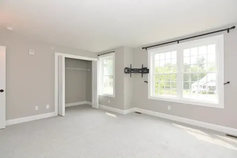 30 Brook Street Derry NH 03038