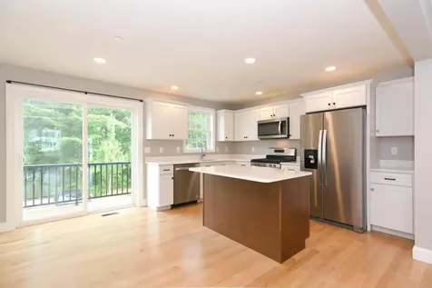 30 Brook Street Derry NH 03038