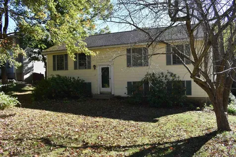 3 Anna Circle Derry NH 03038