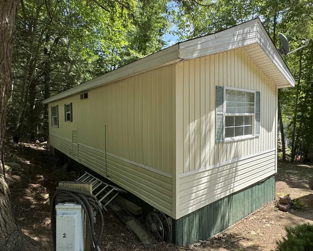 2 Pammy Lane Danville NH 03819