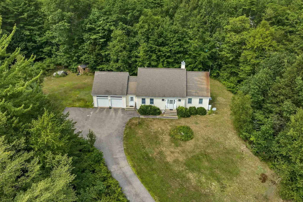 39 Winnipesaukee Drive Wolfeboro NH 03894