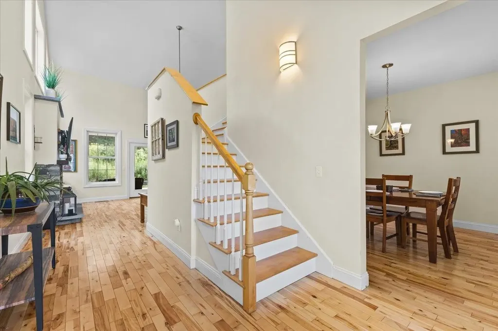 12 Goodrich Lane Essex VT 05452