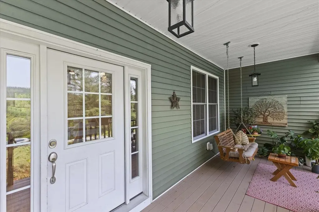 12 Goodrich Lane Essex VT 05452