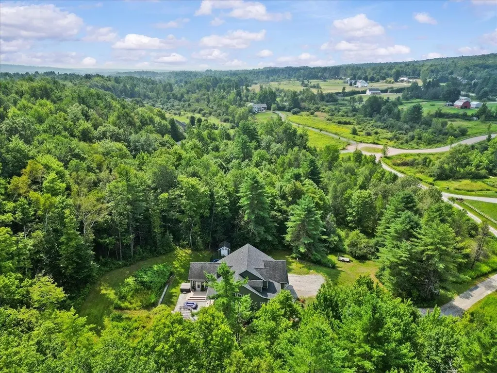 12 Goodrich Lane Essex VT 05452