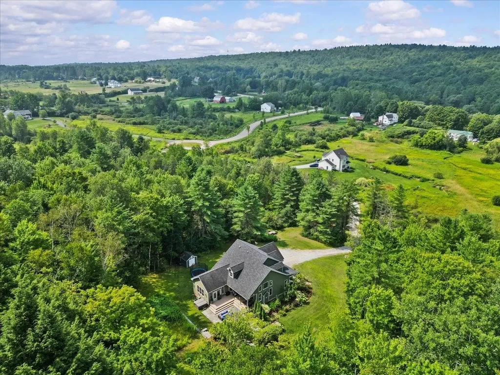 12 Goodrich Lane Essex VT 05452