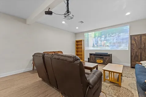 12 Goodrich Lane Essex VT 05452