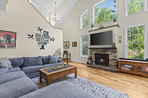 12 Goodrich Lane Essex VT 05452