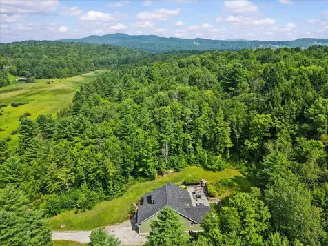 12 Goodrich Lane Essex VT 05452