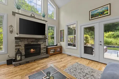 12 Goodrich Lane Essex VT 05452