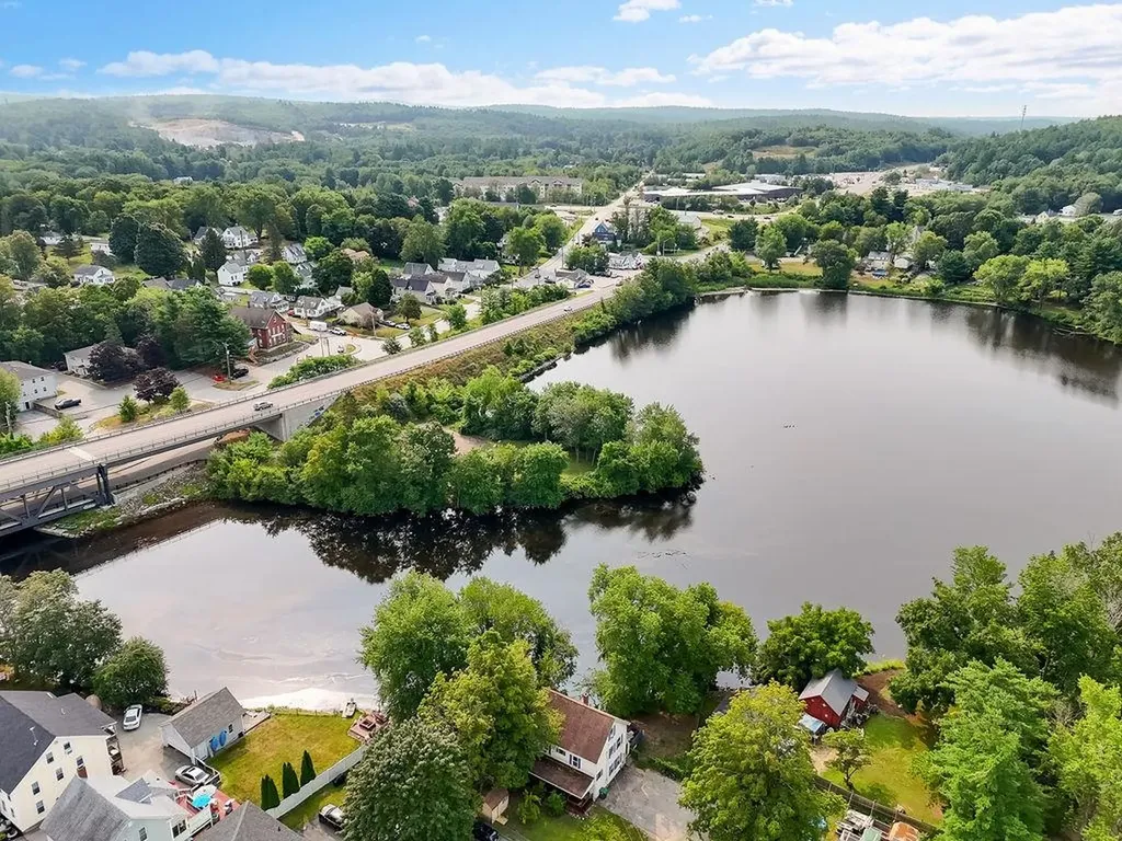 111 Glass Street Pembroke NH 03275