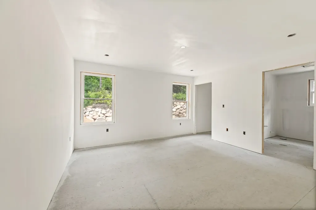 462 Coolidge Woods Road New Hampton NH 03256
