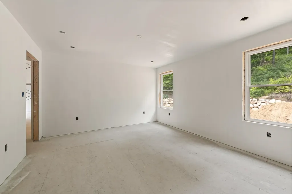 462 Coolidge Woods Road New Hampton NH 03256