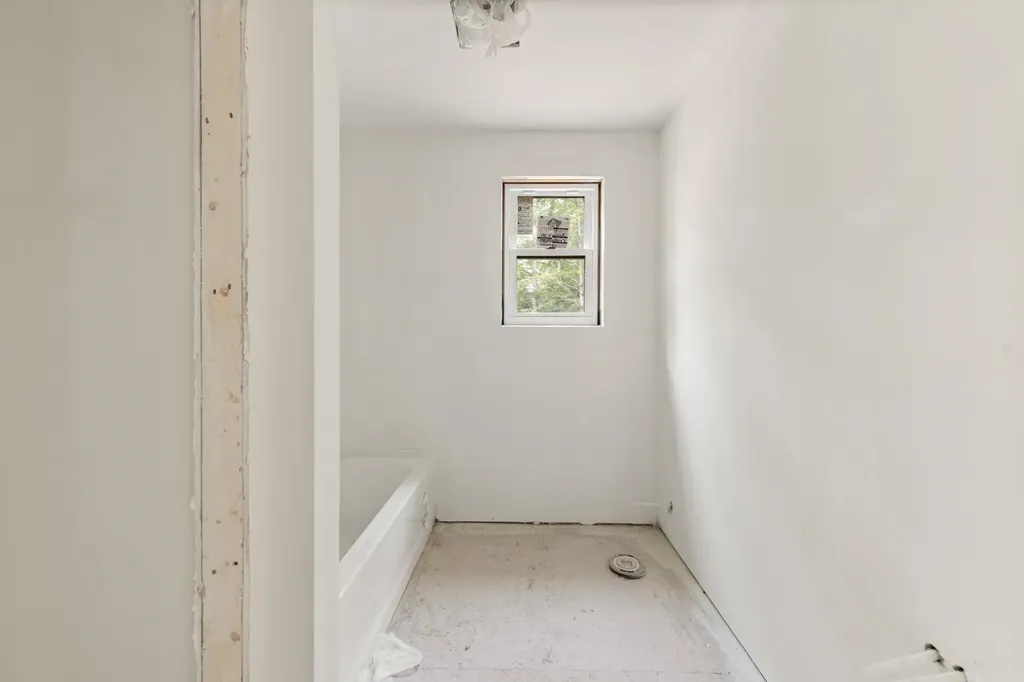 462 Coolidge Woods Road New Hampton NH 03256