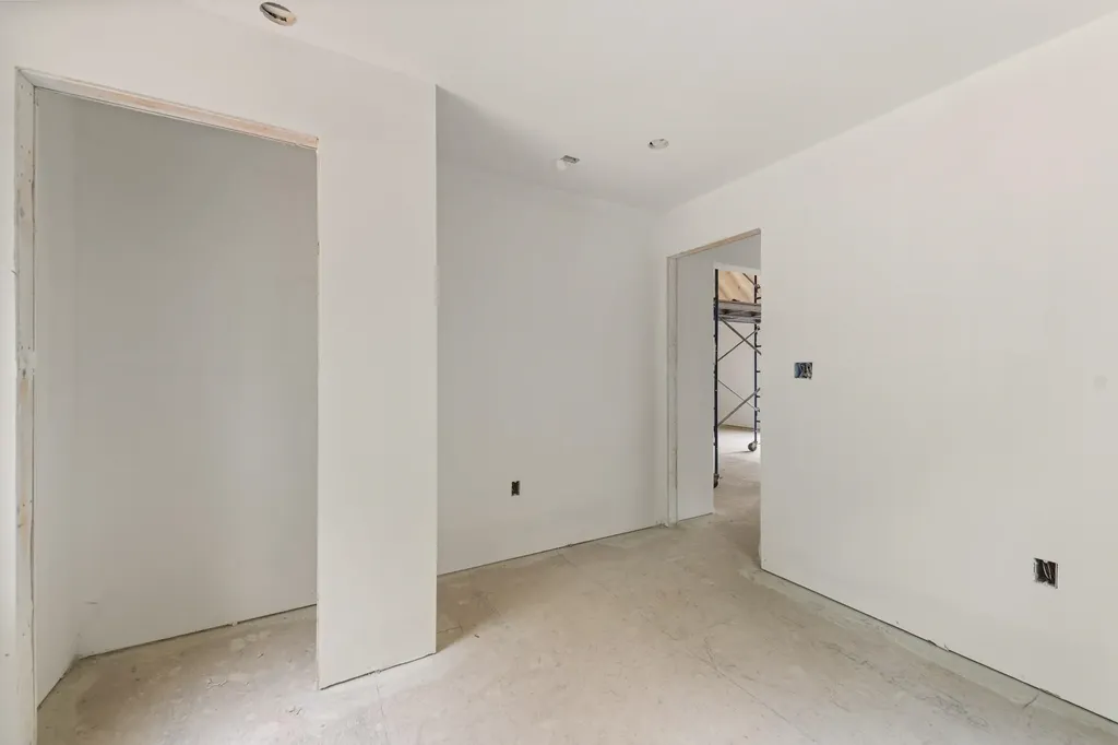 462 Coolidge Woods Road New Hampton NH 03256