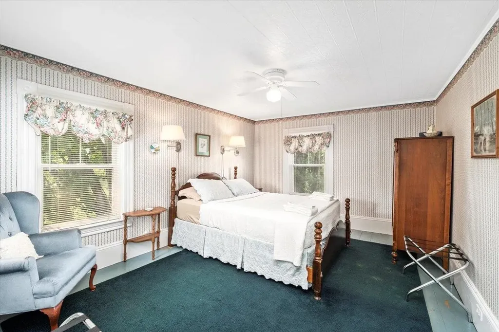 5 Greenhouse Lane Bradford NH 03221