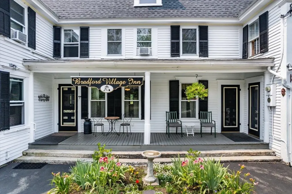 5 Greenhouse Lane Bradford NH 03221