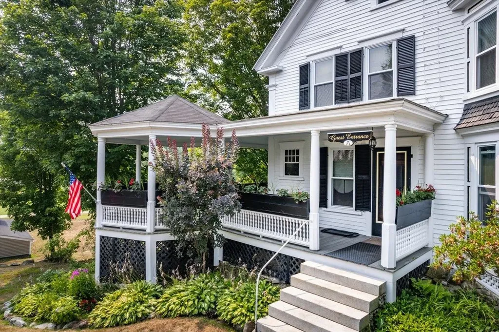 5 Greenhouse Lane Bradford NH 03221