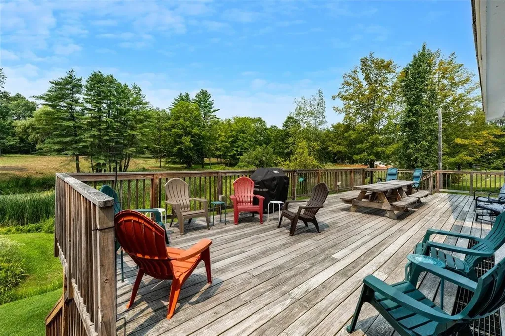 5 Greenhouse Lane Bradford NH 03221