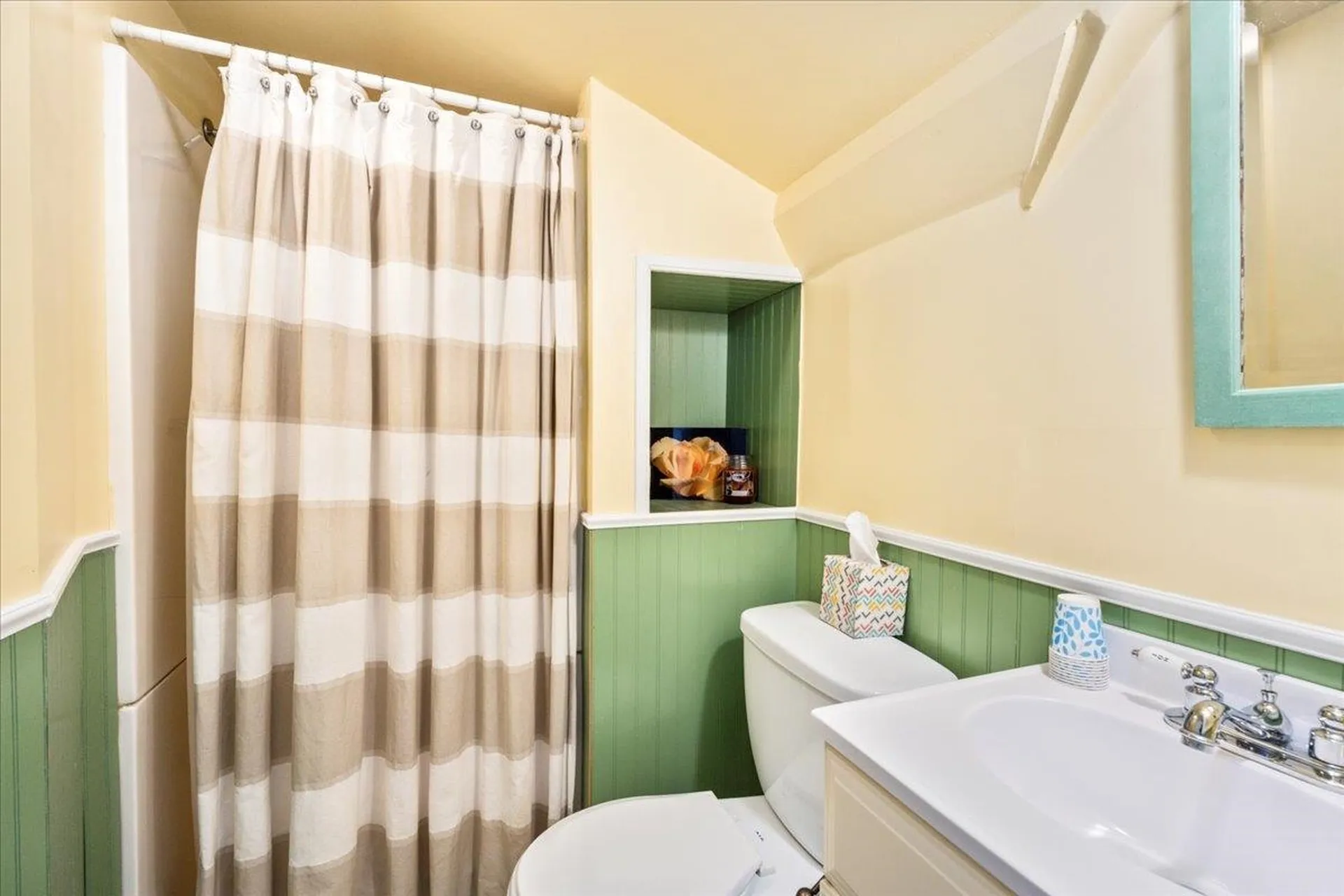 5 Greenhouse Lane Bradford NH 03221