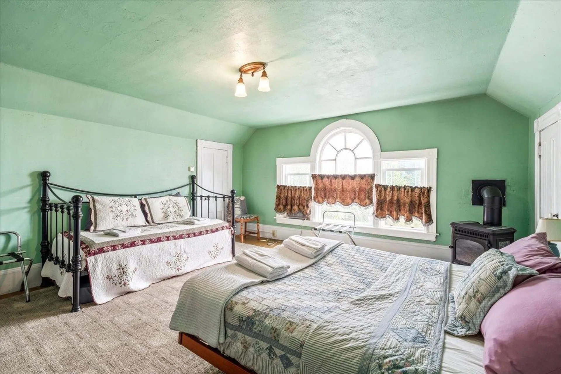 5 Greenhouse Lane Bradford NH 03221