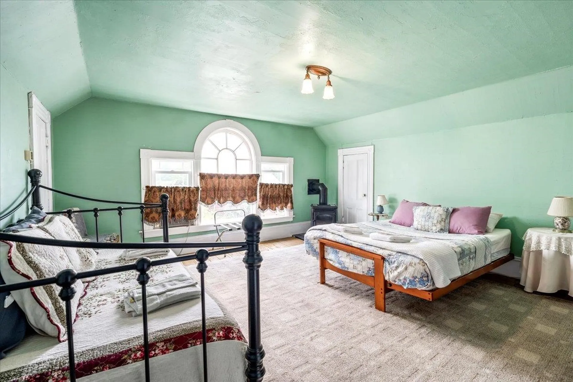 5 Greenhouse Lane Bradford NH 03221