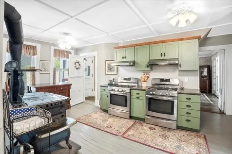 5 Greenhouse Lane Bradford NH 03221