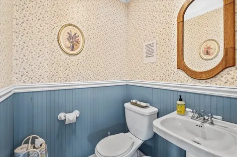 5 Greenhouse Lane Bradford NH 03221