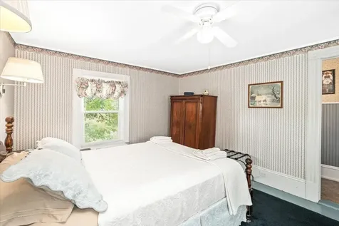 5 Greenhouse Lane Bradford NH 03221