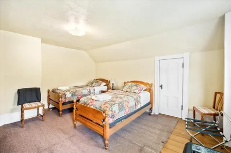 5 Greenhouse Lane Bradford NH 03221