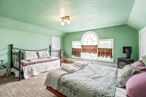 5 Greenhouse Lane Bradford NH 03221