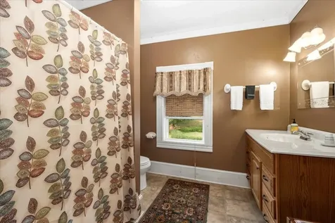 5 Greenhouse Lane Bradford NH 03221