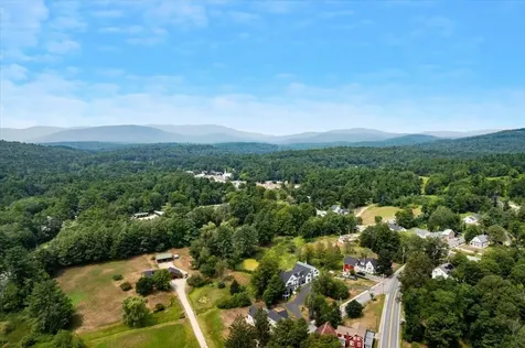 5 Greenhouse Lane Bradford NH 03221