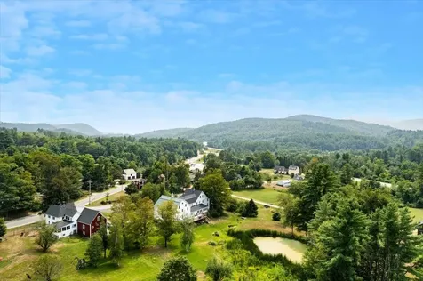 5 Greenhouse Lane Bradford NH 03221