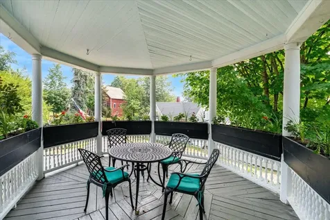 5 Greenhouse Lane Bradford NH 03221