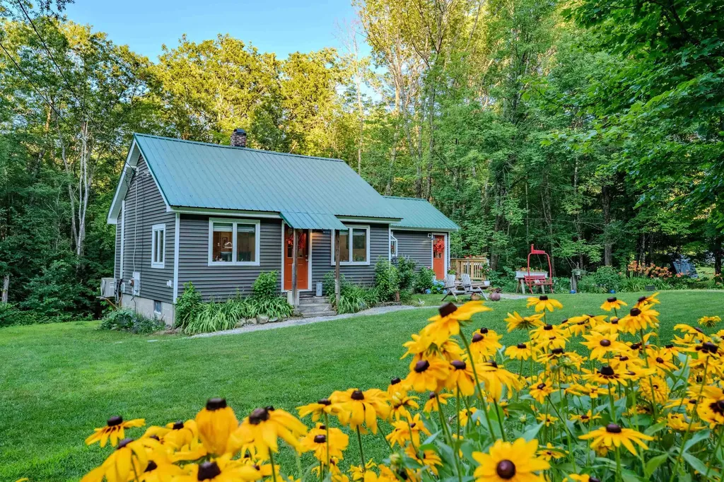 780 Old Route 25 Rumney NH 03266