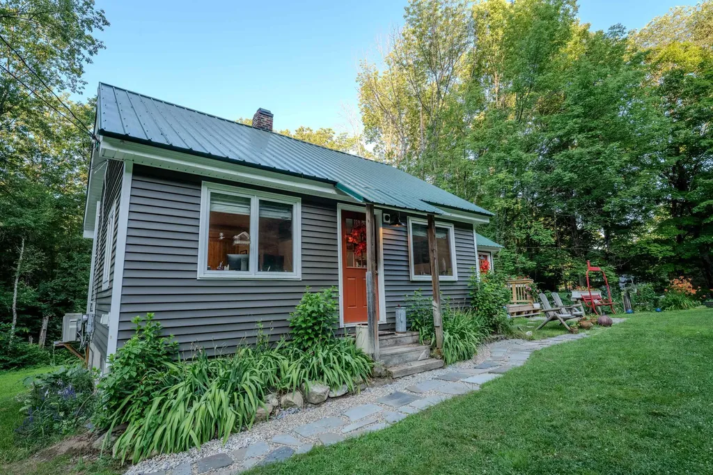 780 Old Route 25 Rumney NH 03266