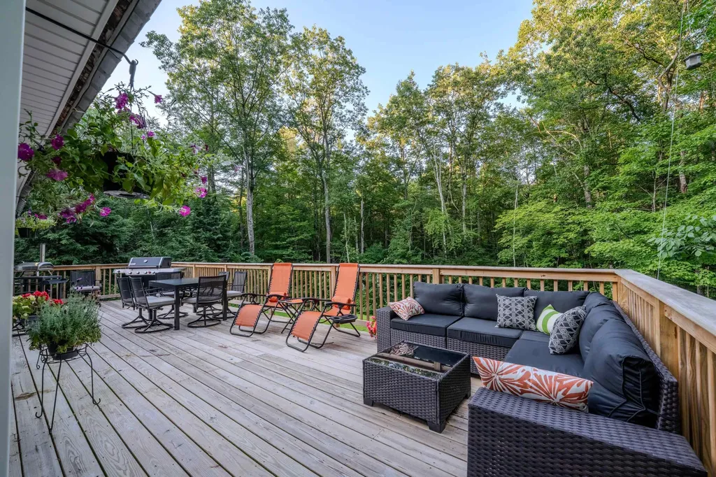 780 Old Route 25 Rumney NH 03266