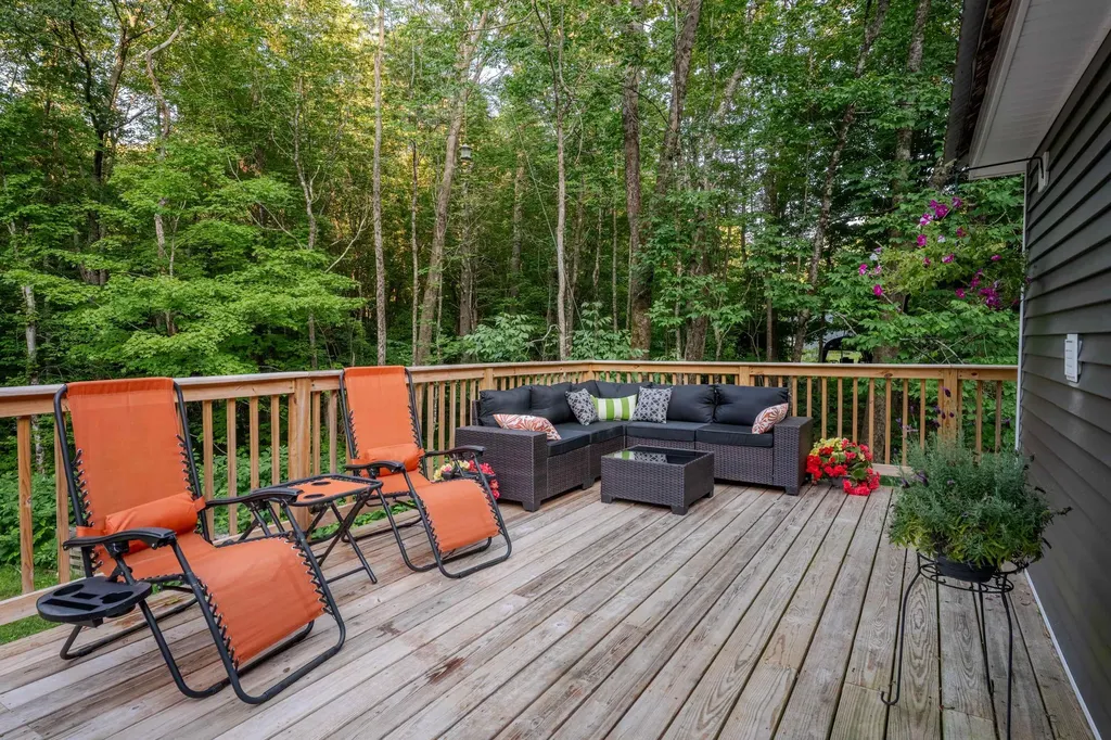 780 Old Route 25 Rumney NH 03266